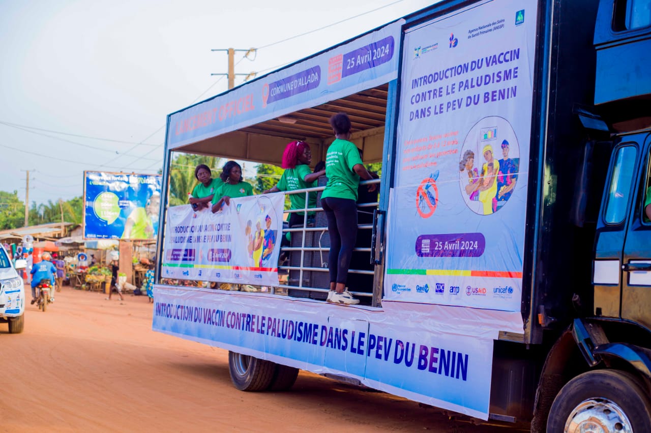Benin uses the media and storytelling to raise malaria awareness in the community