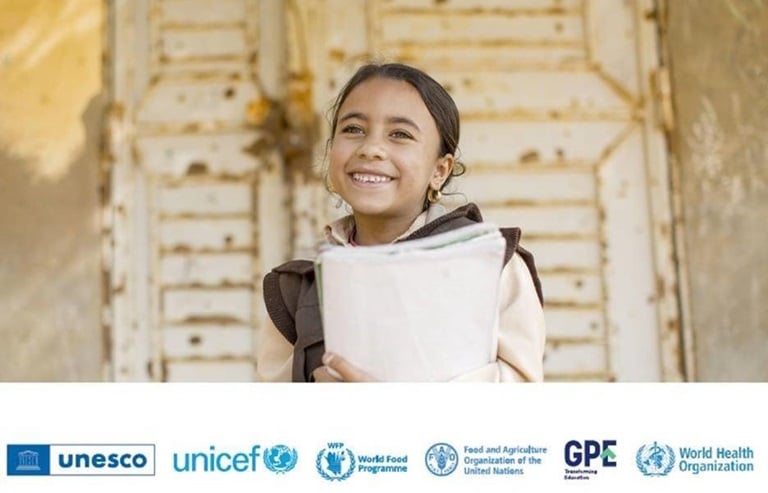 Apprendre et s'épanouir : La santé et la nutrition scolaires dans le monde flyer